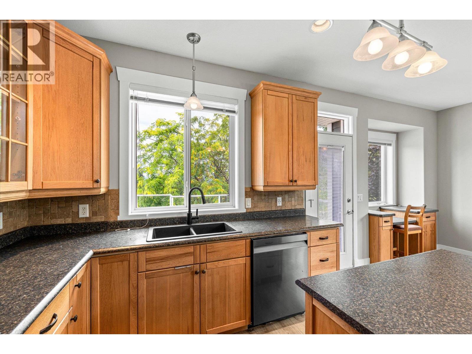 574 Gowen Place - 8