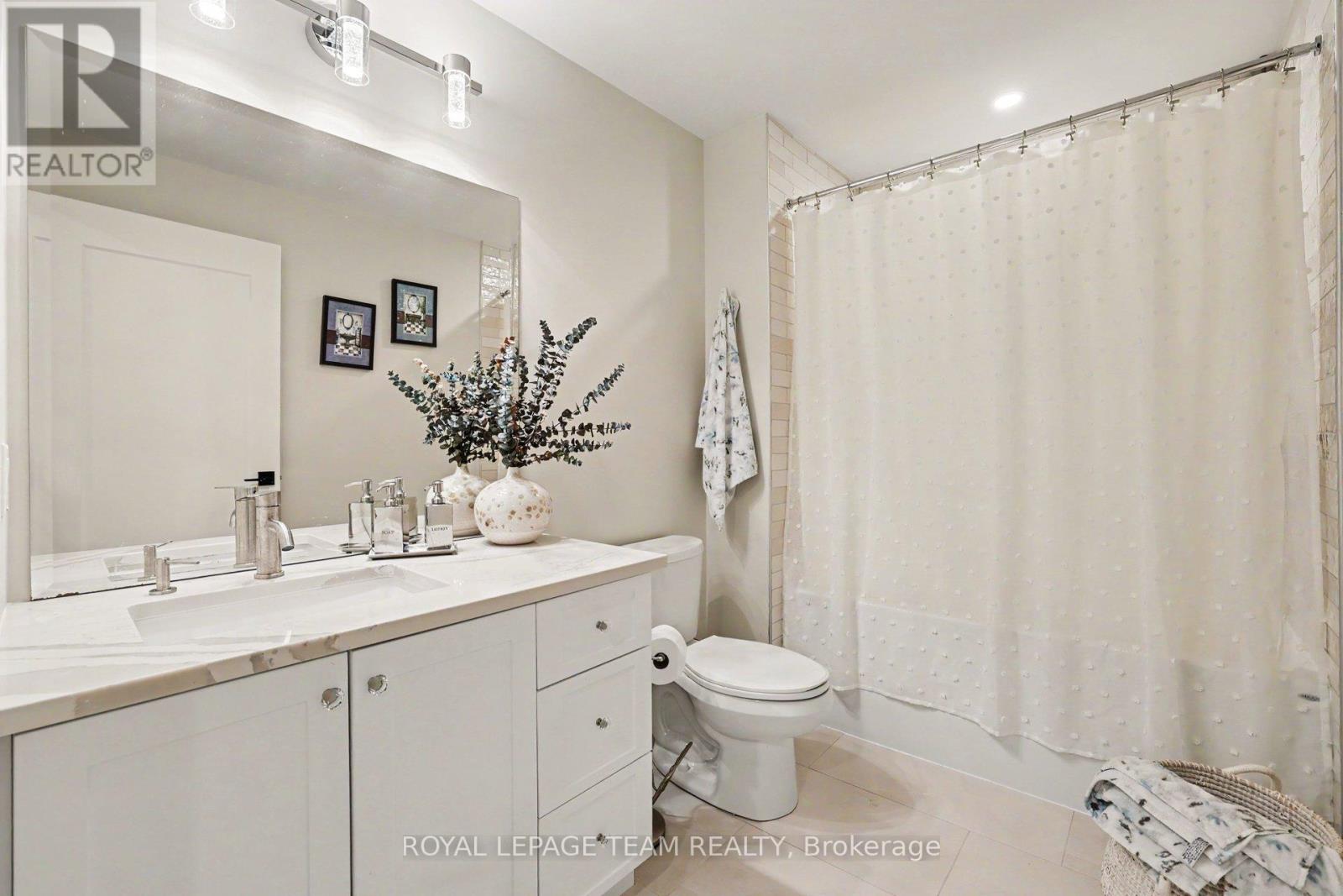 7A KING STREET N - 28