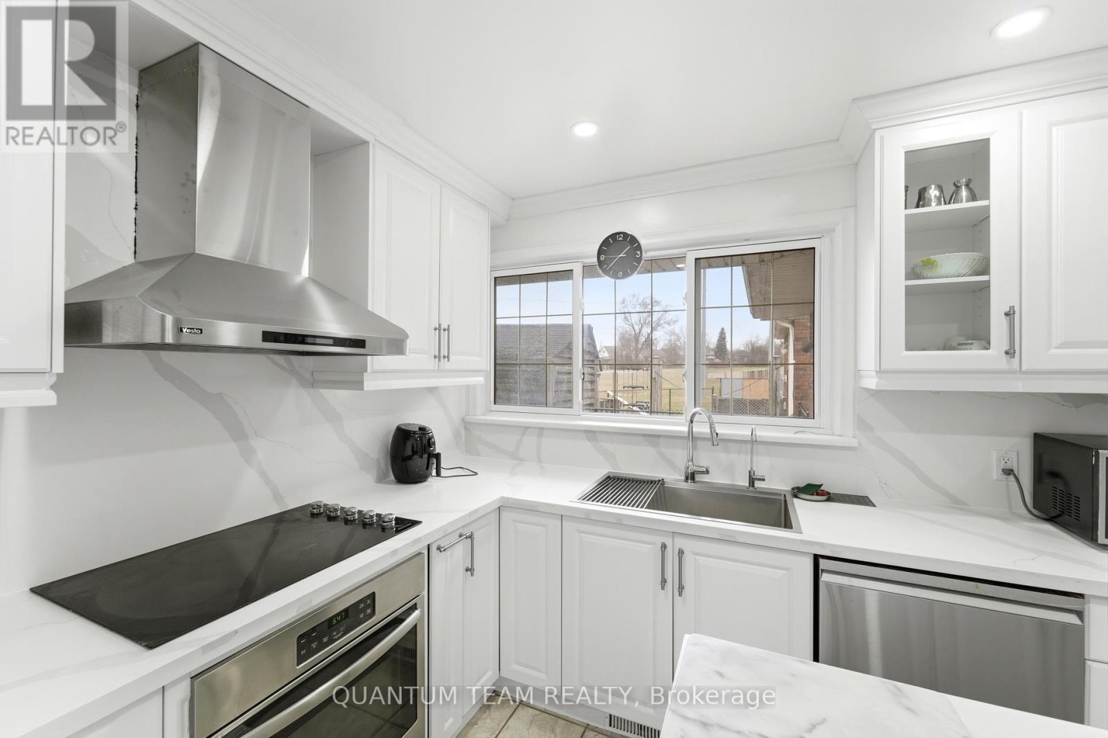 4975 HOMEWOOD AVENUE - 13
