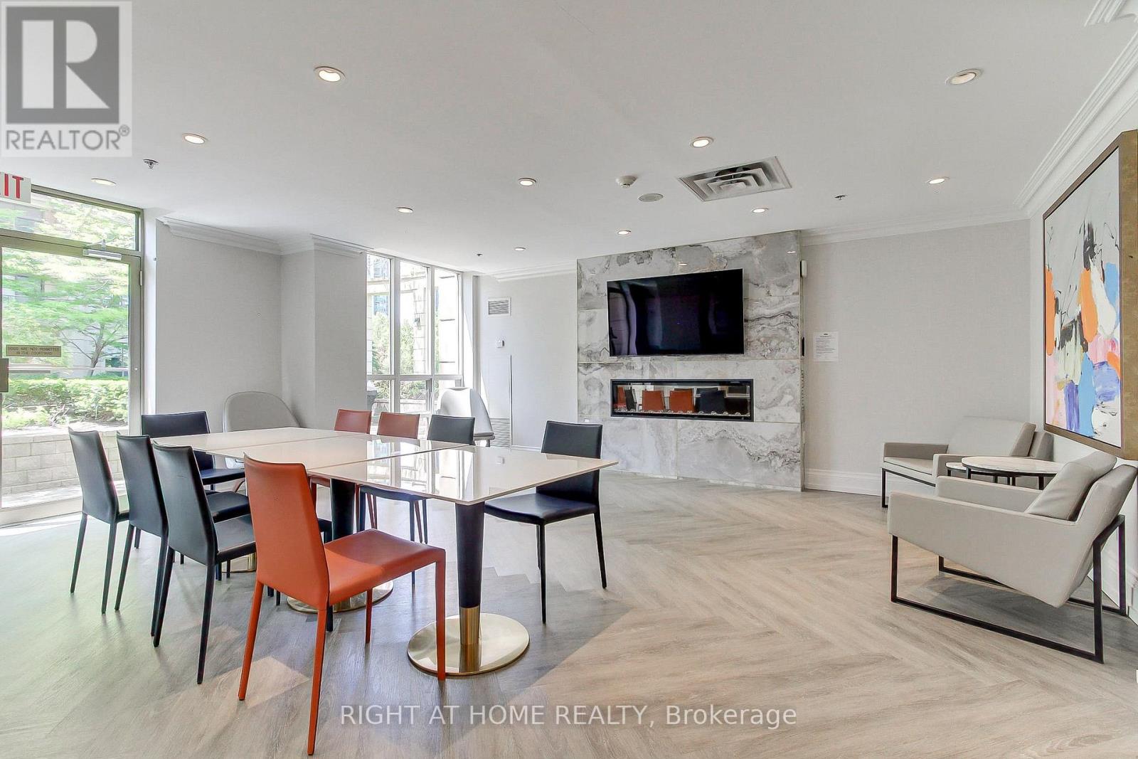 #907 55 HARRISON GARDEN BOULEVARD - 23
