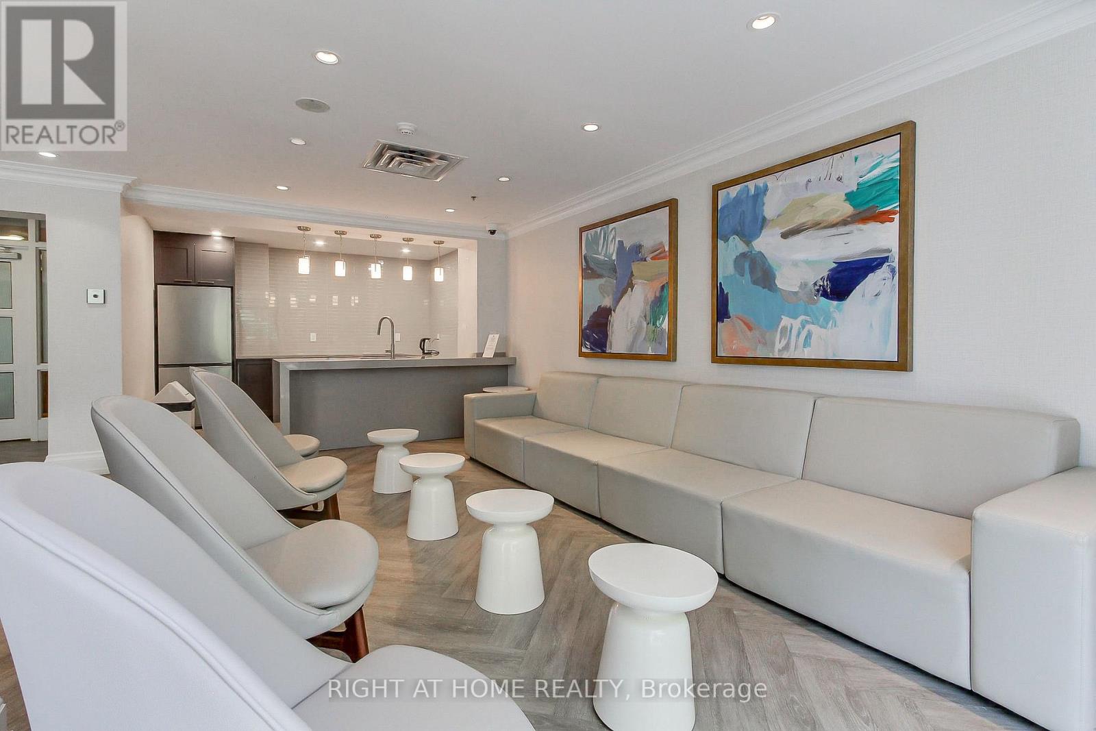 #907 55 HARRISON GARDEN BOULEVARD - 24