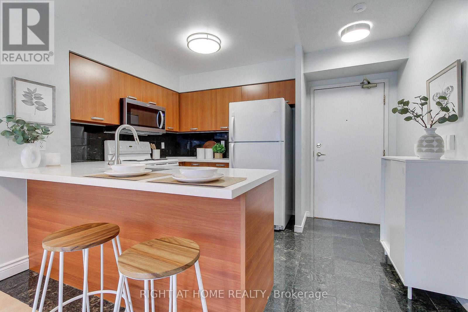 #907 55 HARRISON GARDEN BOULEVARD - 7