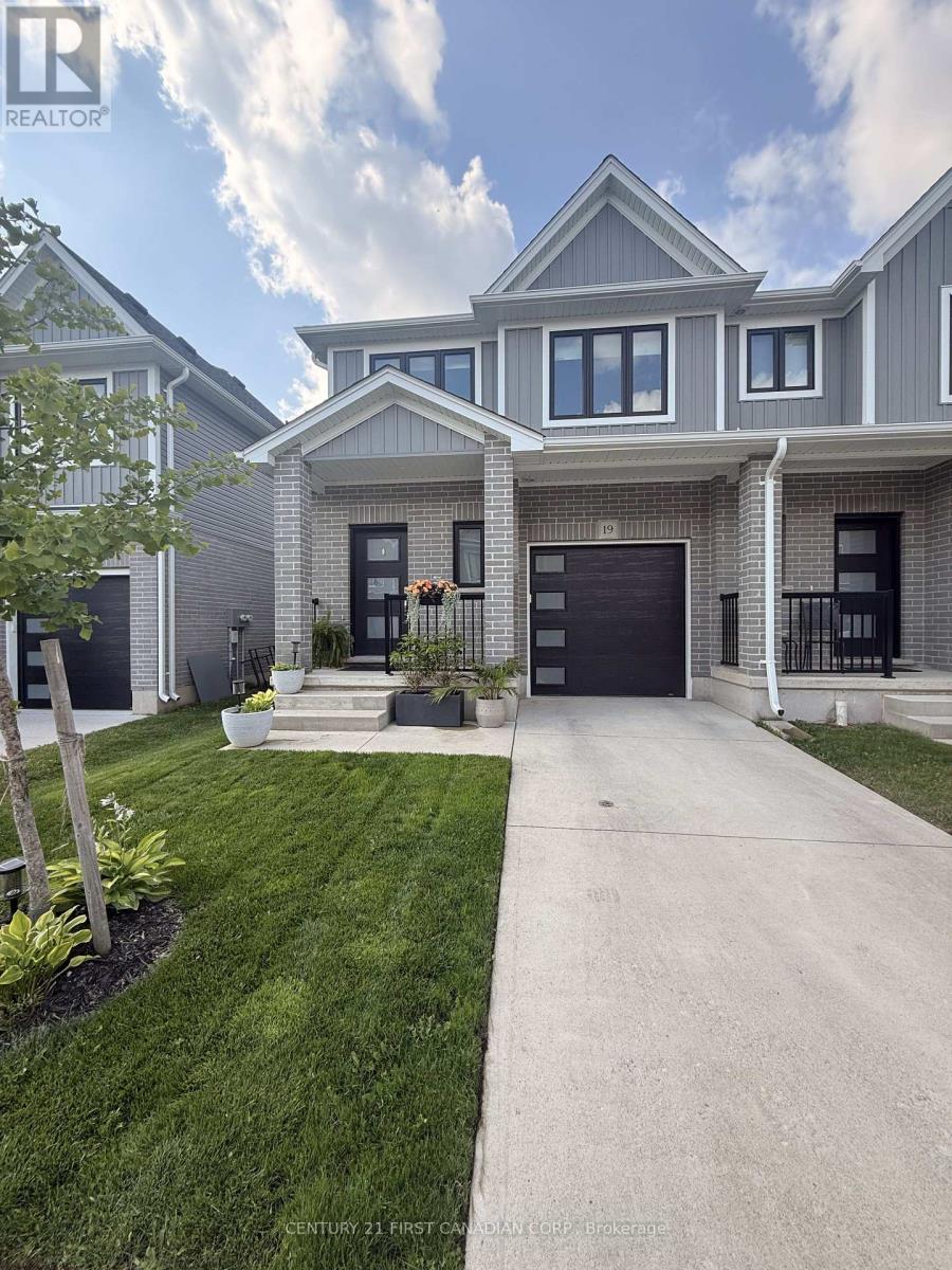 #19 17 NICHOLSON STREET - 1