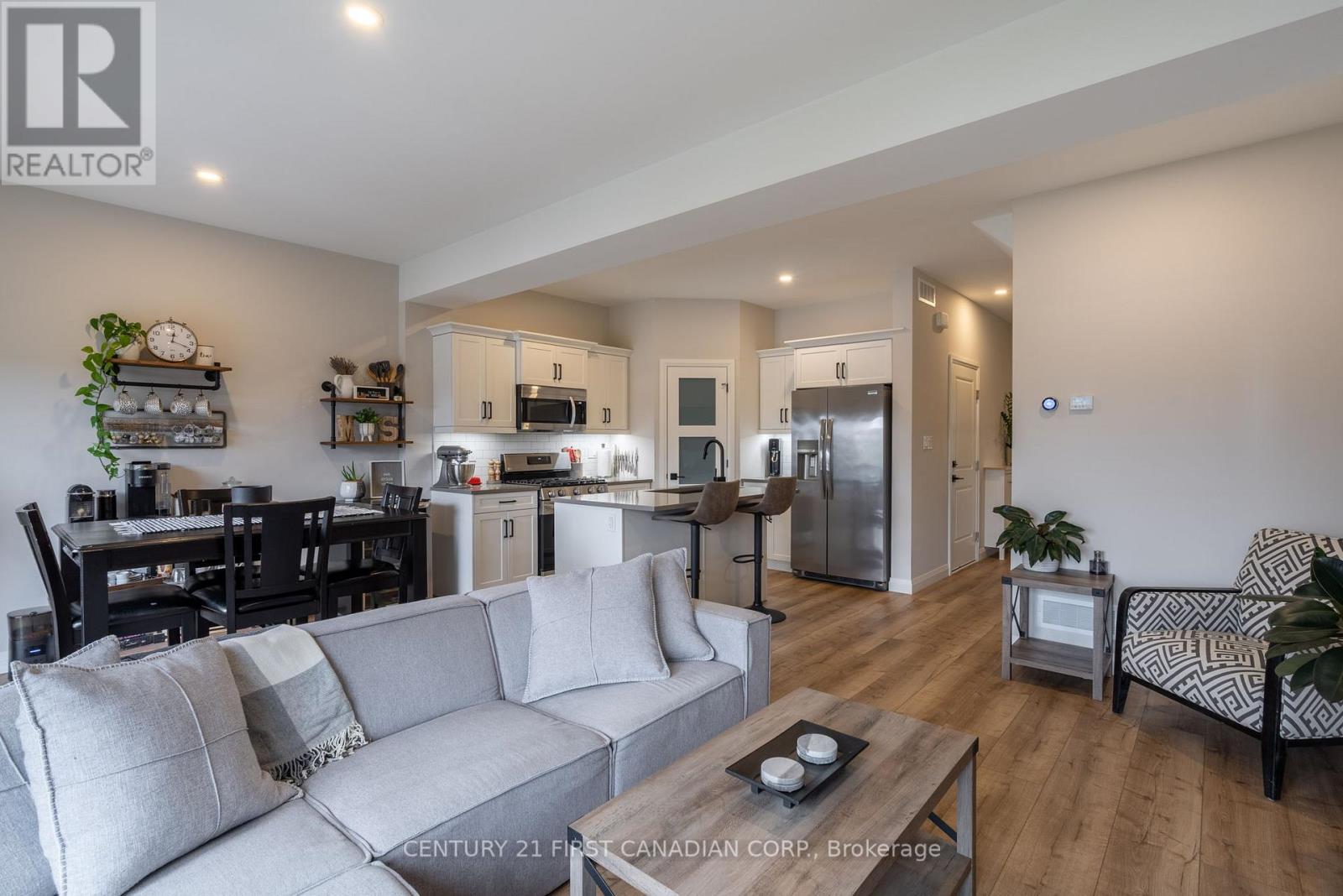 #19 17 NICHOLSON STREET - Image 14