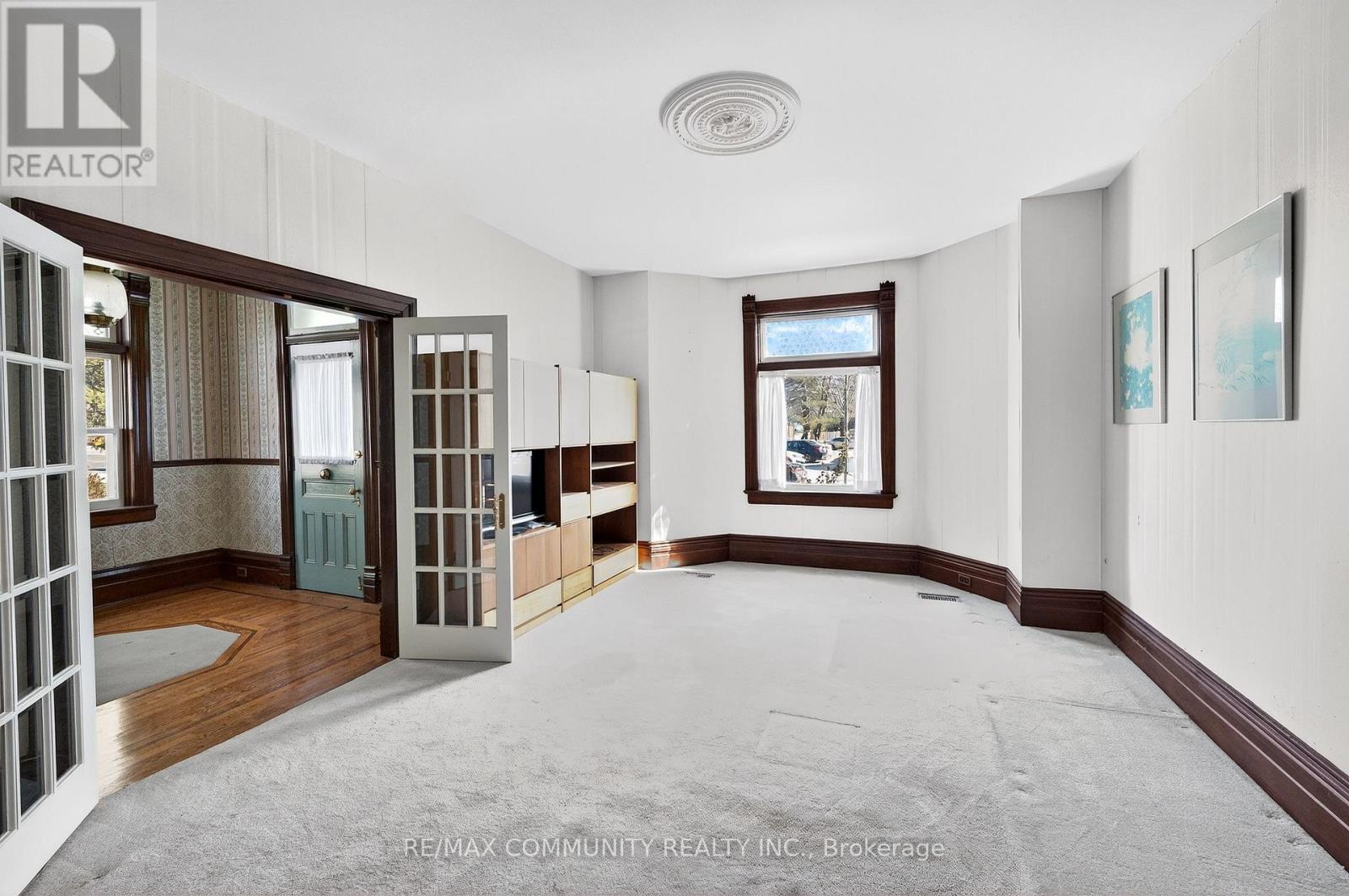 28 QUEEN STREET - 11