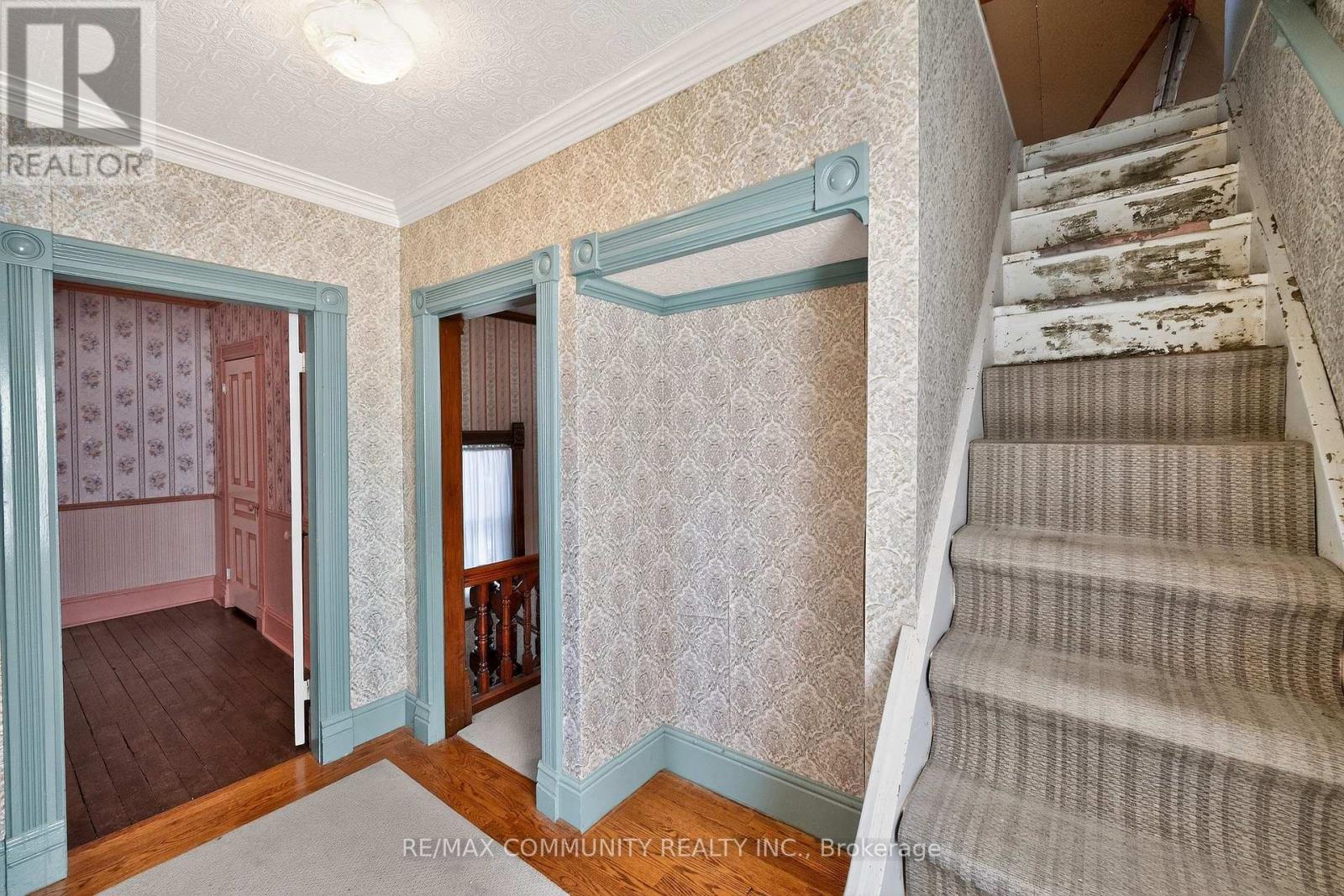 28 QUEEN STREET - 26