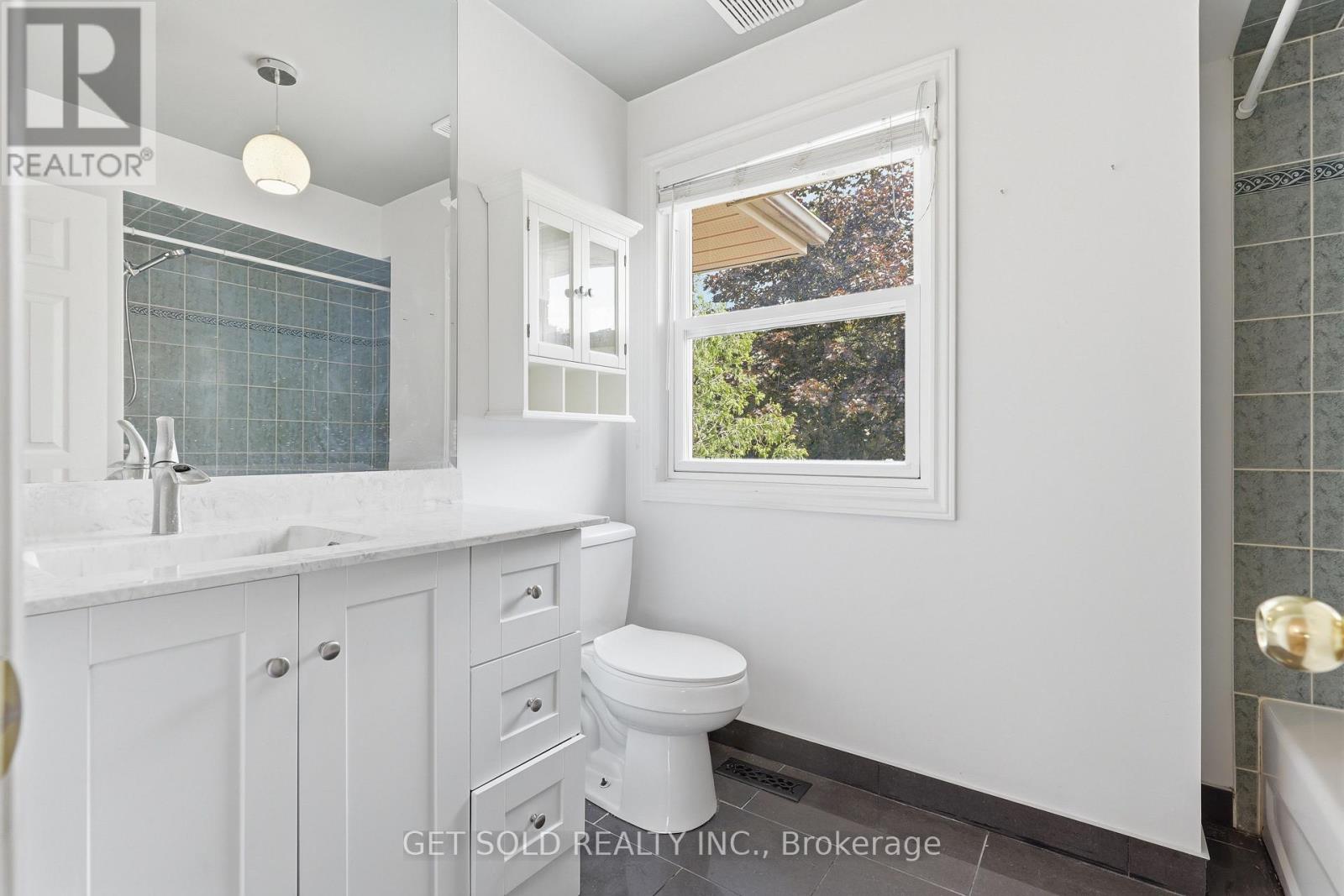 28 HAWKINS DRIVE - 22