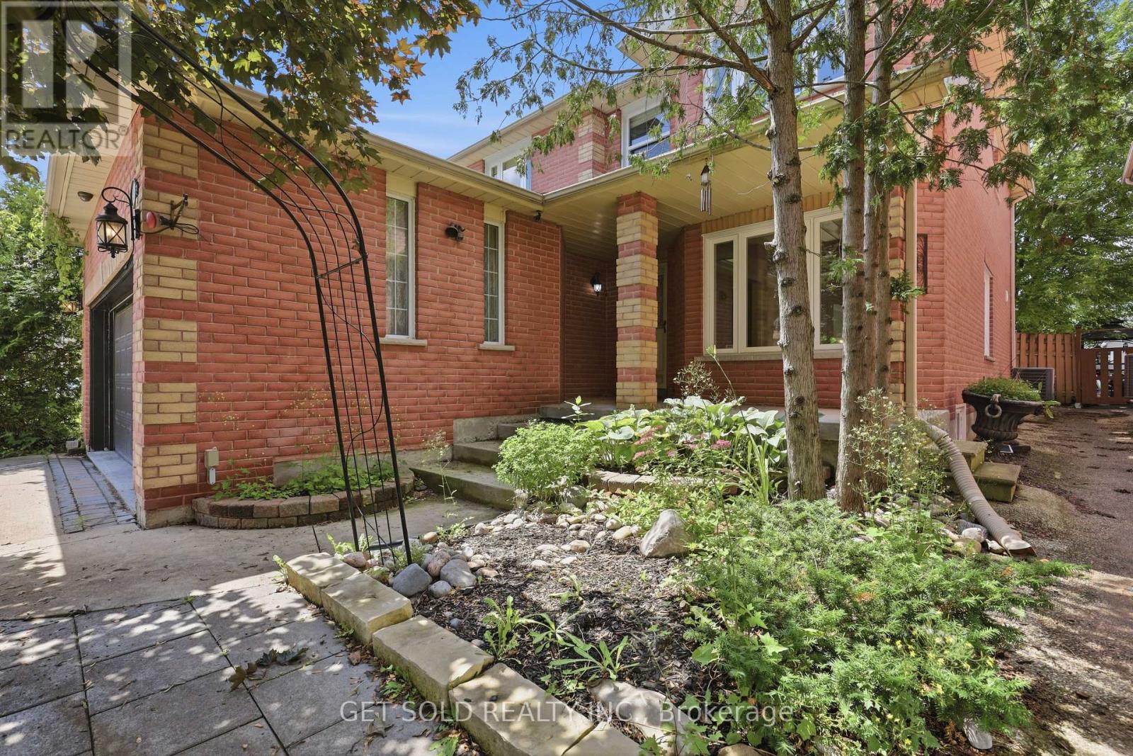 28 HAWKINS DRIVE - 27