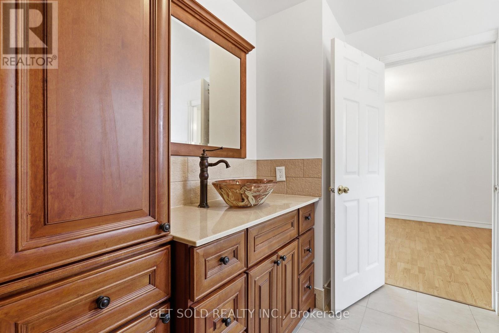 28 HAWKINS DRIVE - 5