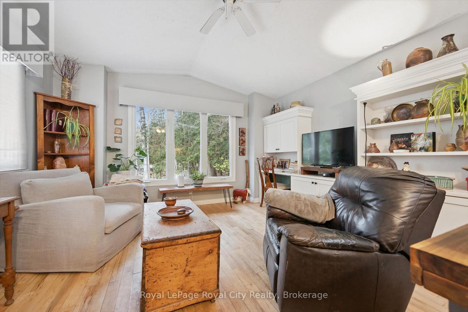 10 SPRUCE AVENUE - 11