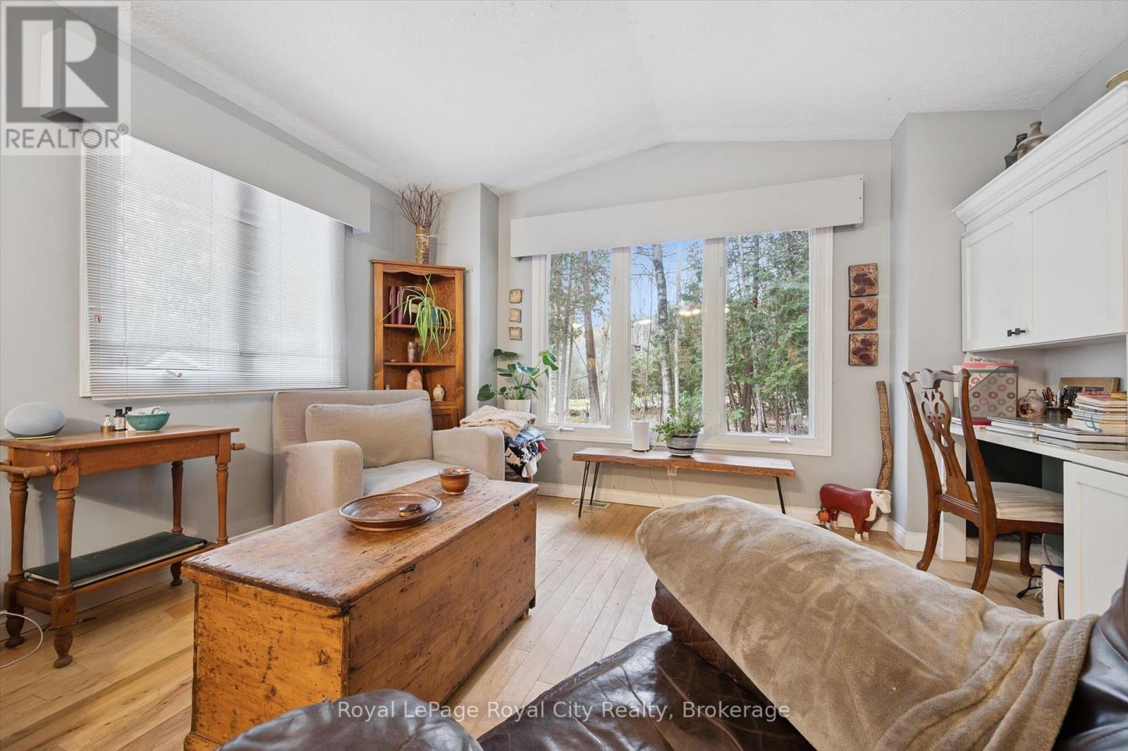 10 SPRUCE AVENUE - 12