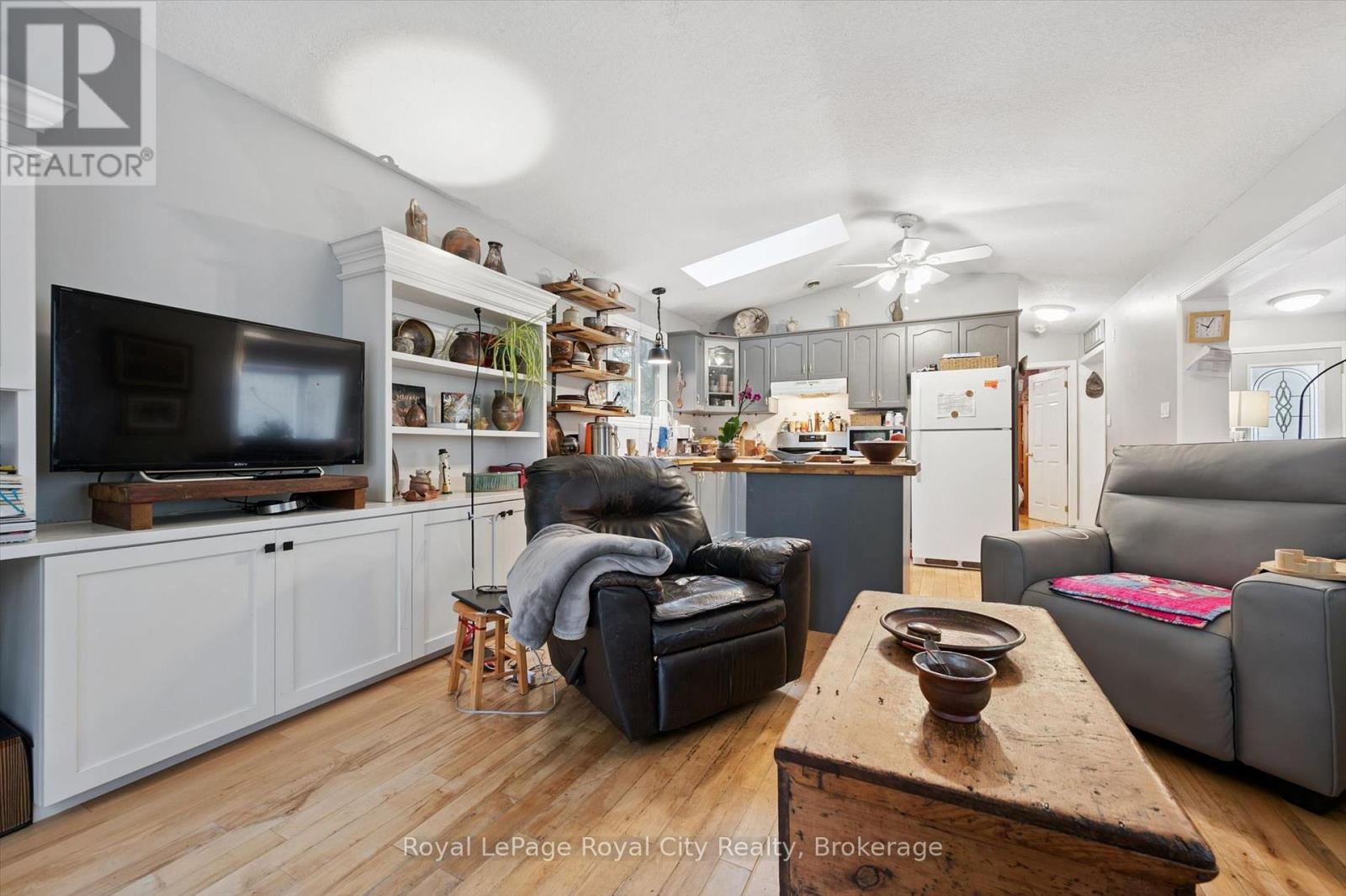 10 SPRUCE AVENUE - 14