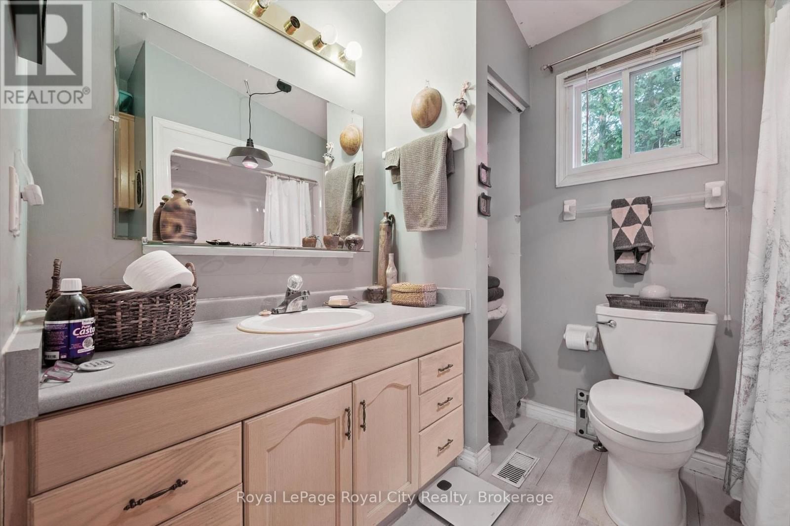 10 SPRUCE AVENUE - 20