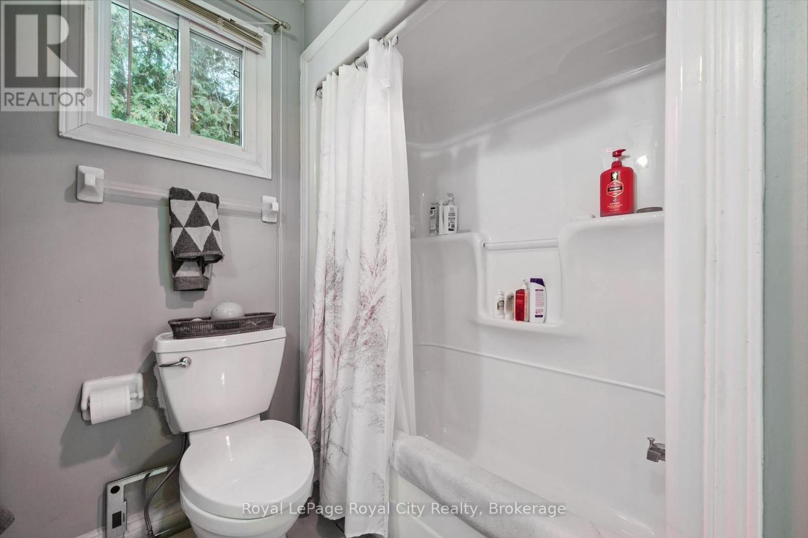 10 SPRUCE AVENUE - 21