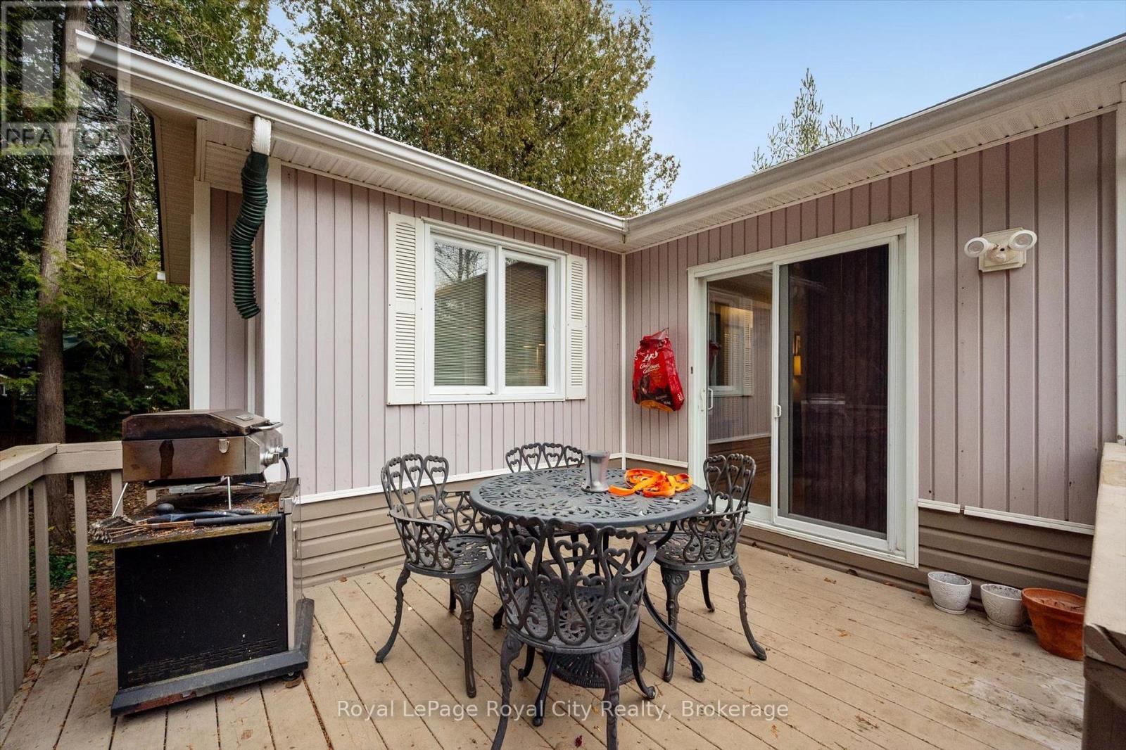 10 SPRUCE AVENUE - 23