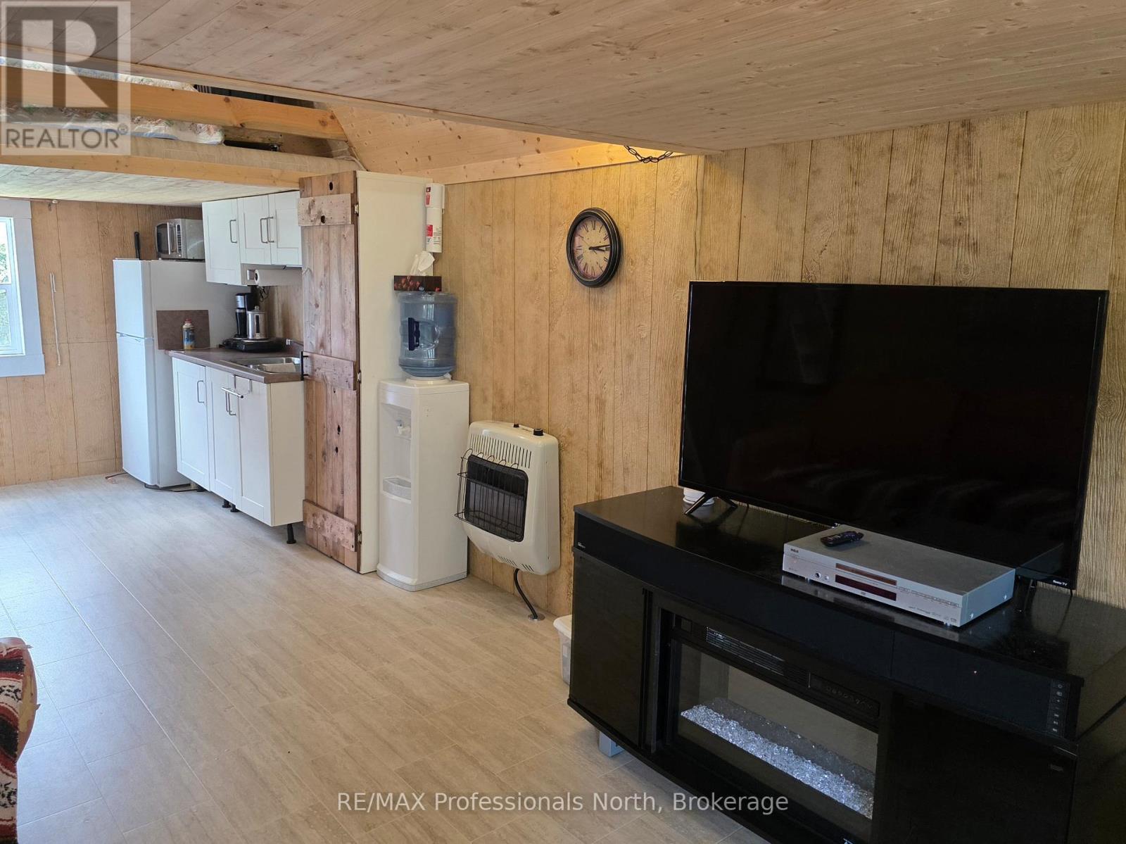 737 HILL AND GULLY ROAD - 15