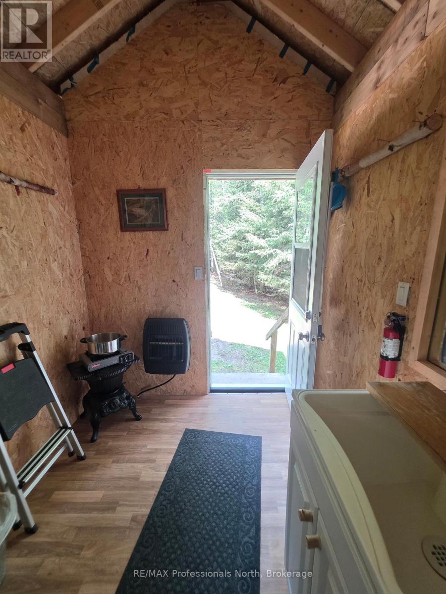 737 HILL AND GULLY ROAD - 26