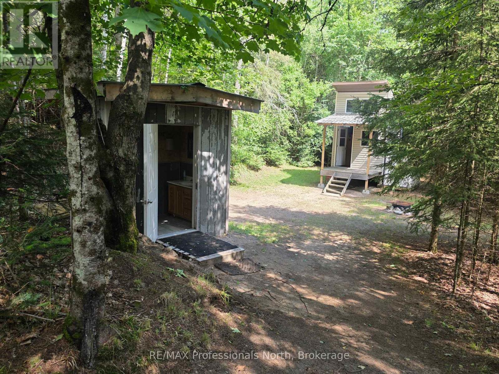 737 HILL AND GULLY ROAD - 27