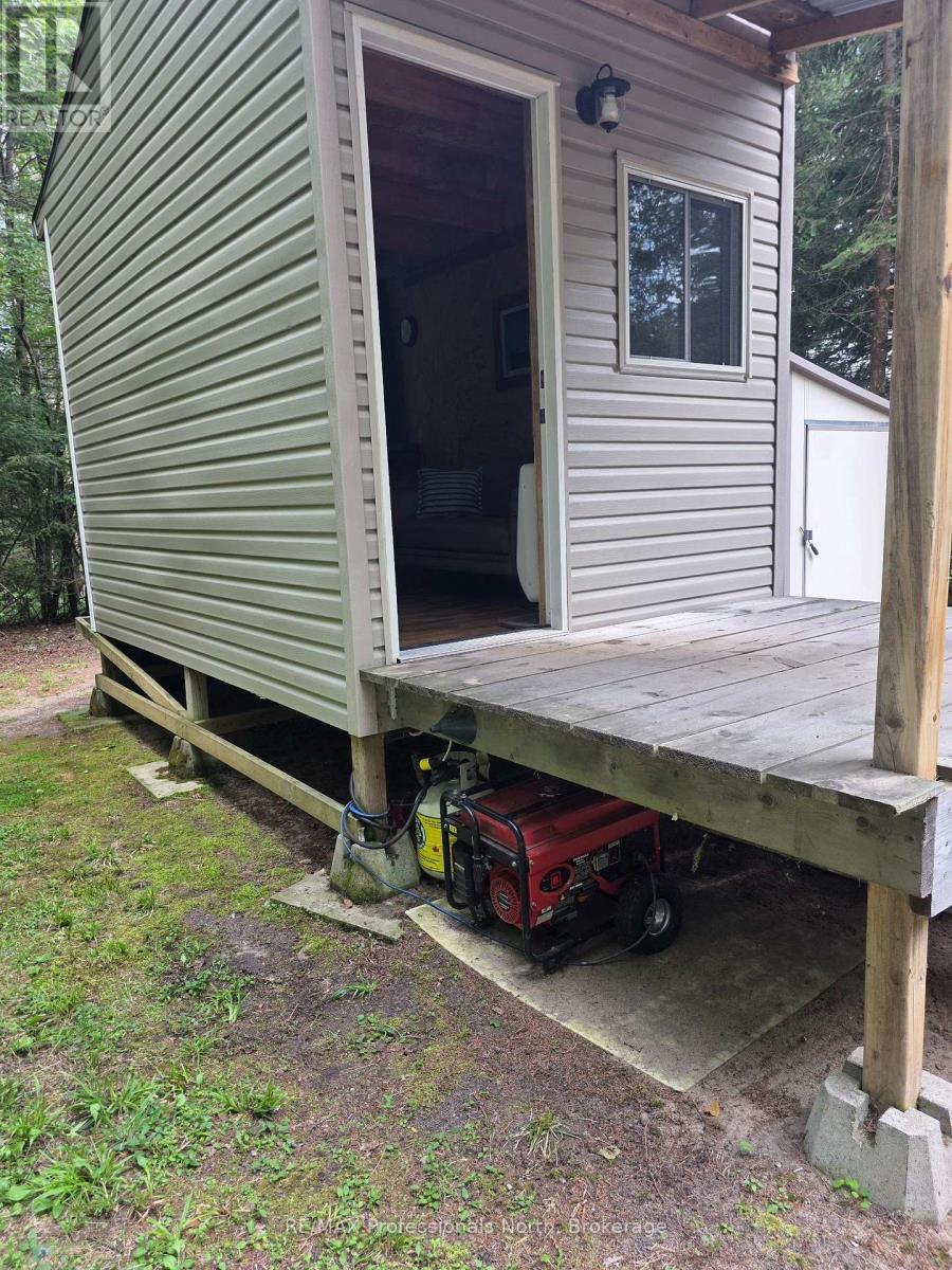 737 HILL AND GULLY ROAD - 32