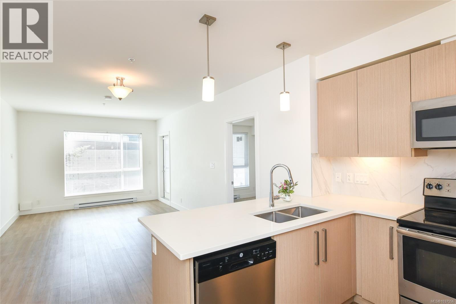 #310 3070 Kilpatrick Ave - 11