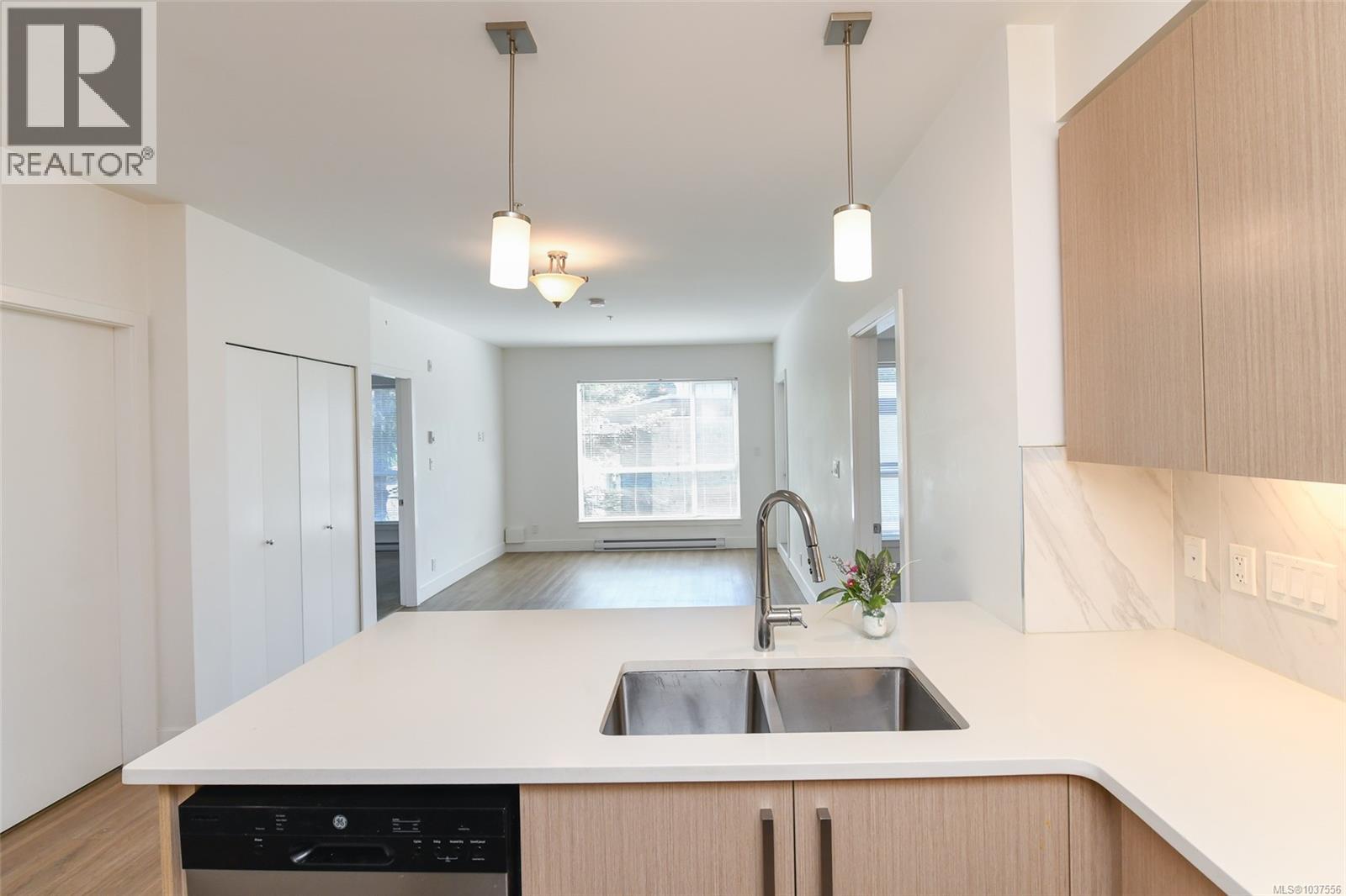 #310 3070 Kilpatrick Ave - 10