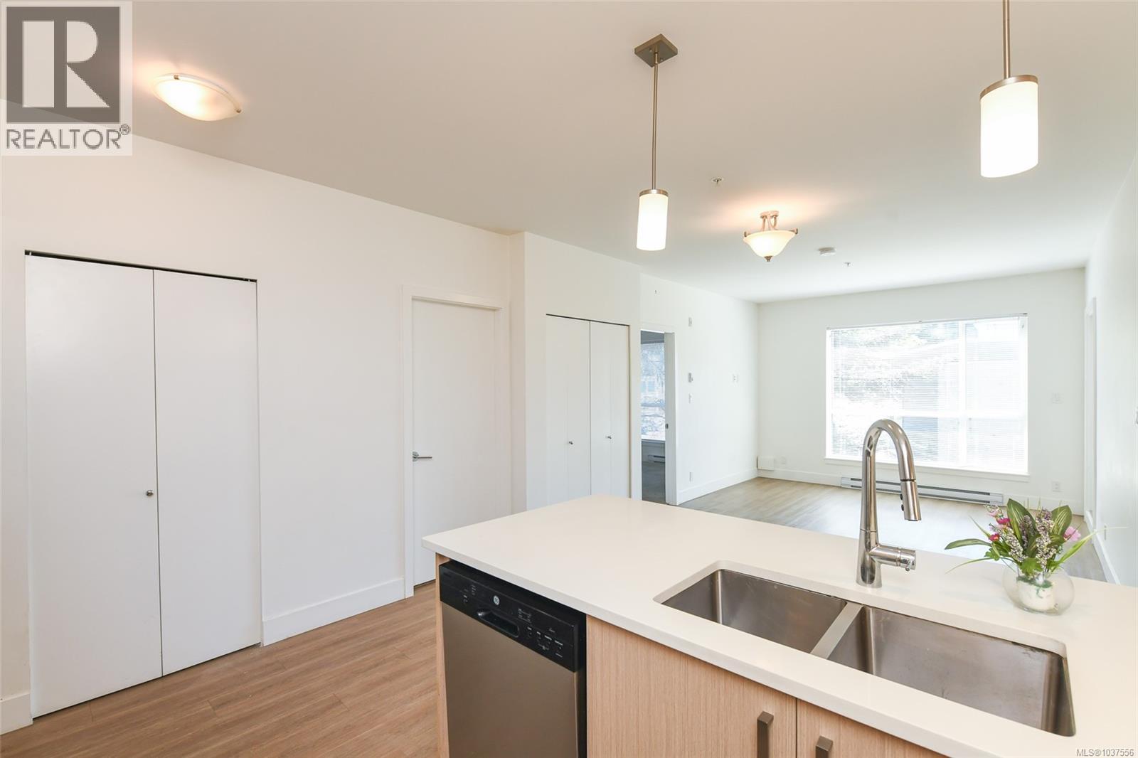 #310 3070 Kilpatrick Ave - 9
