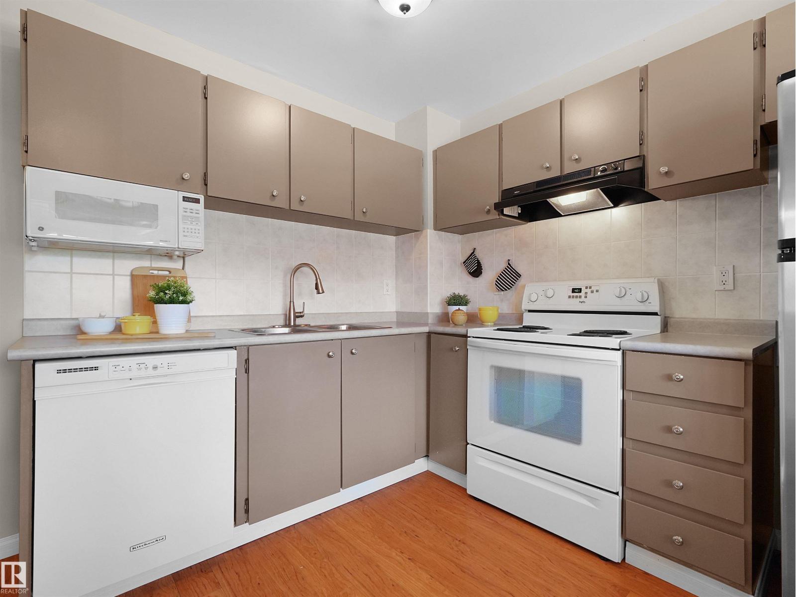 #16 13833 30 ST NW - photo 5