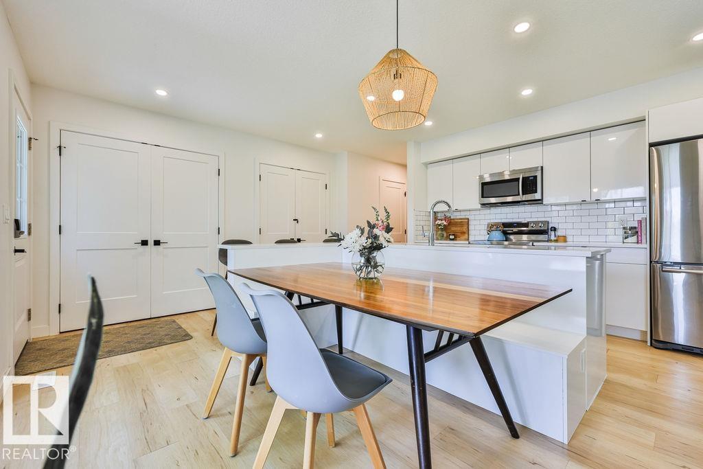11206 95A ST NW - 11