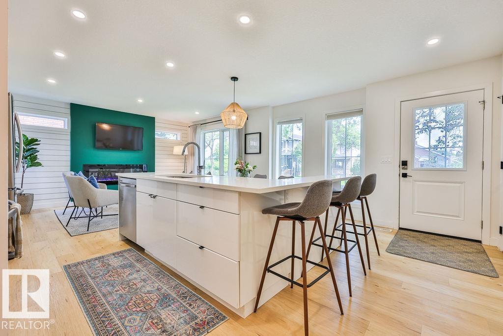 11206 95A ST NW - 3