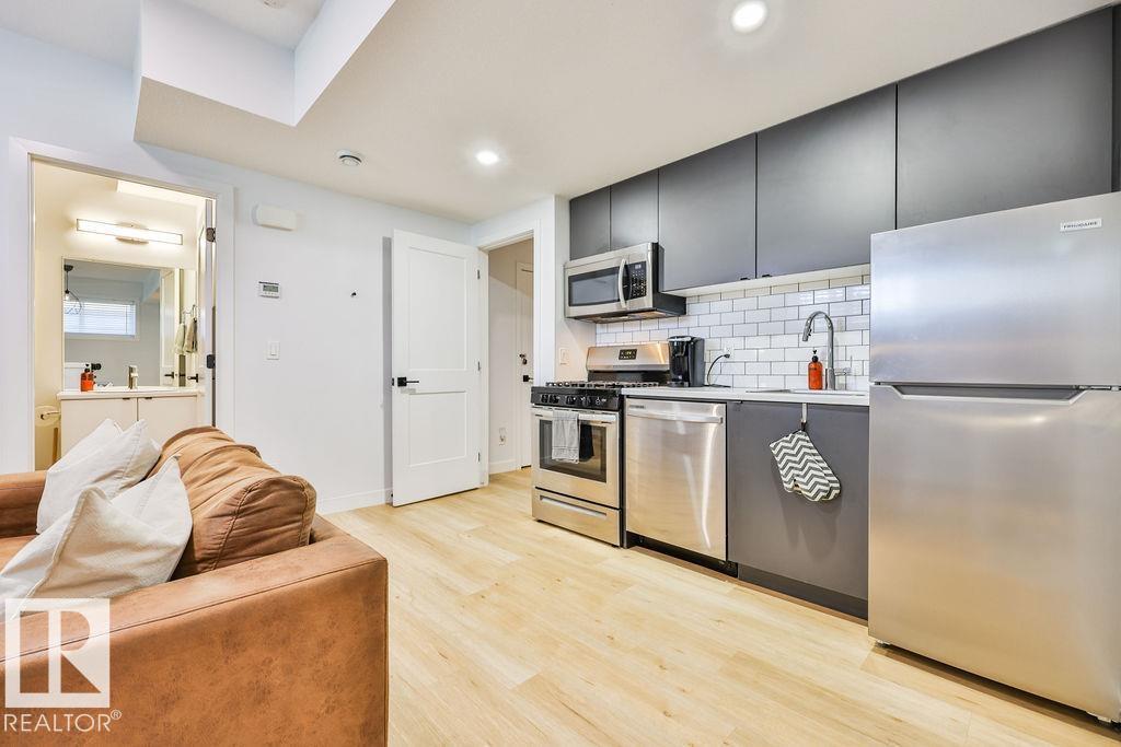 11206 95A ST NW - 33