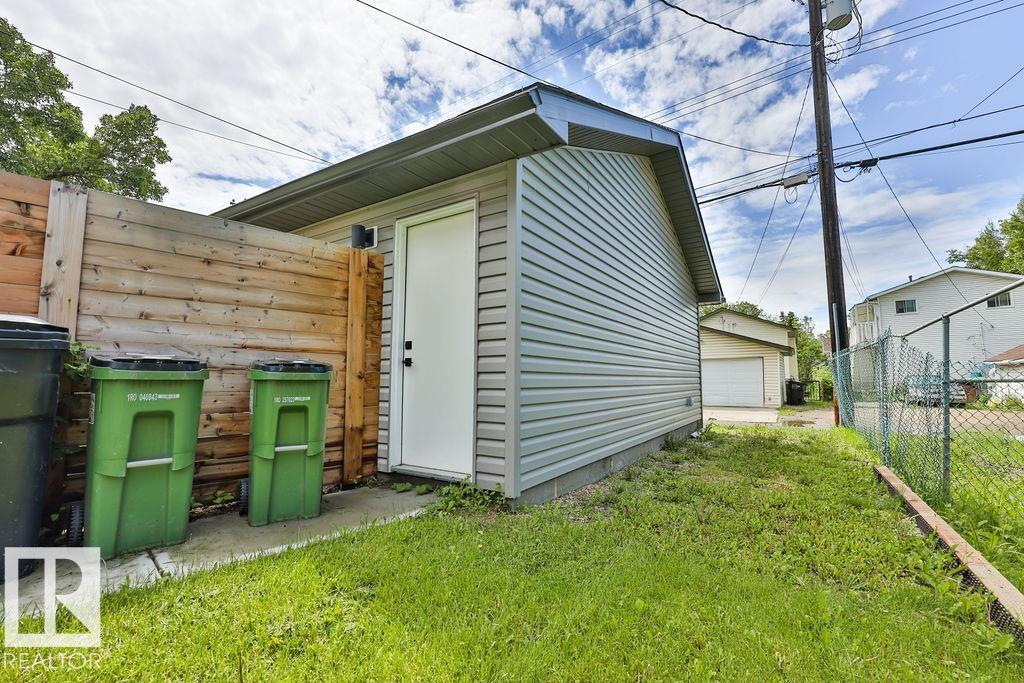 11206 95A ST NW - 43