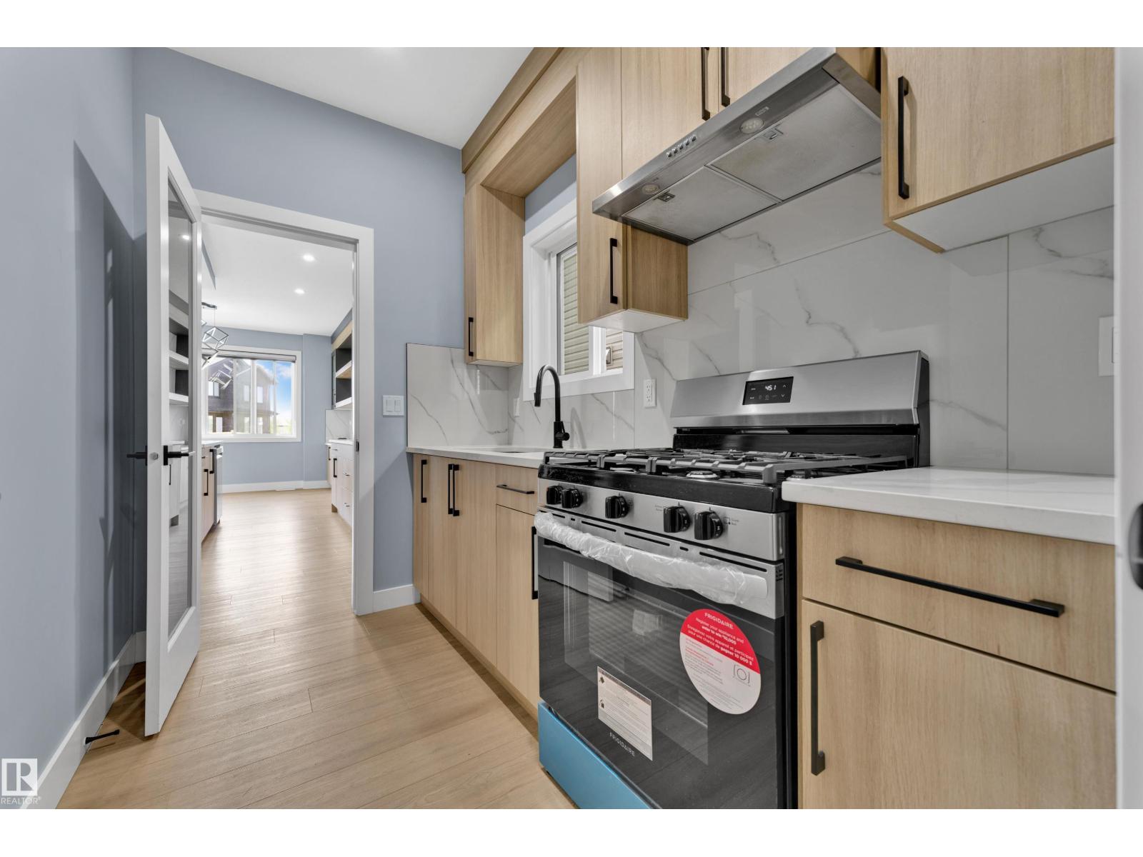 431 ROBERTS CR - 12