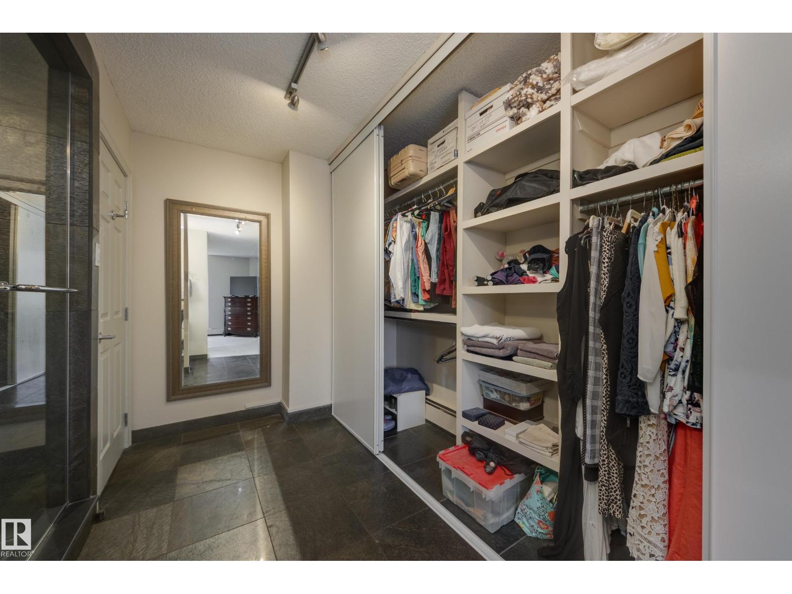 #7 9734 111 ST NW - 39