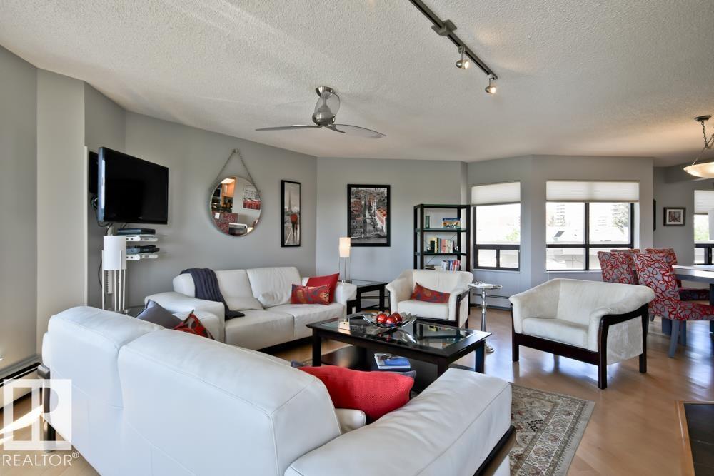 #7 9734 111 ST NW - 23