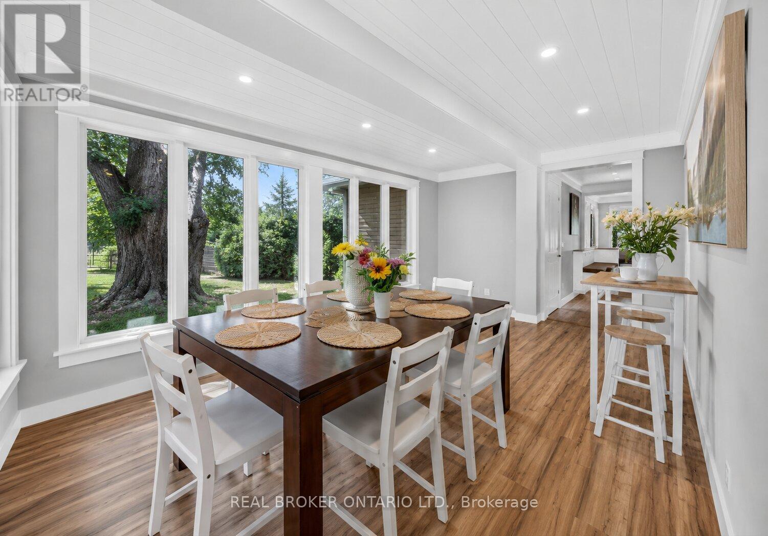 760 KINGSWAY DRIVE - 16
