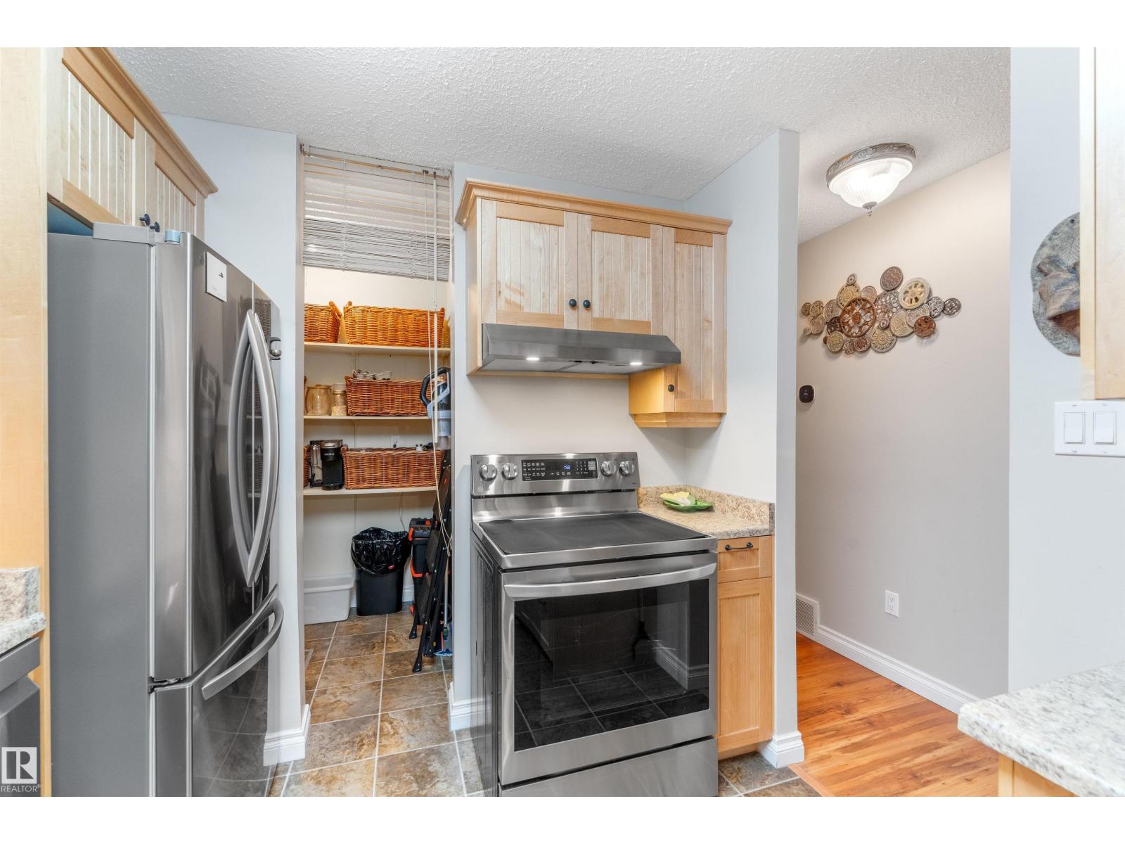 5802 172 ST NW — photo 18