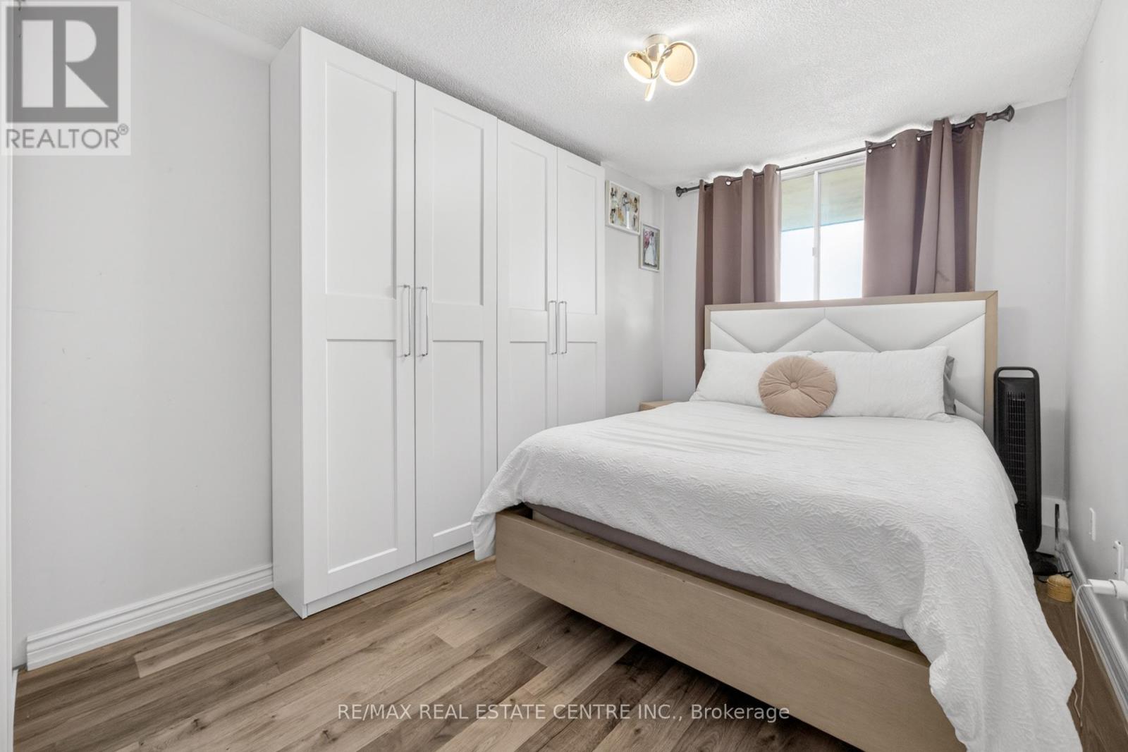 #1708 320 DIXON ROAD - 11