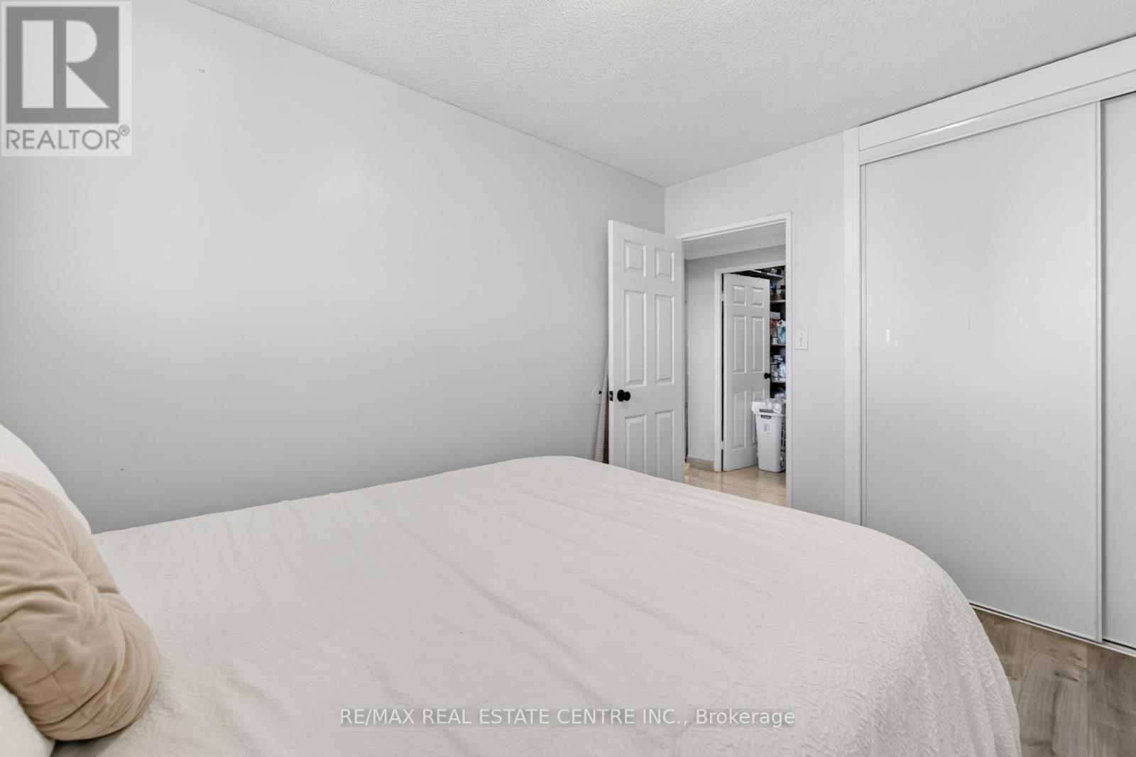 #1708 320 DIXON ROAD - 12