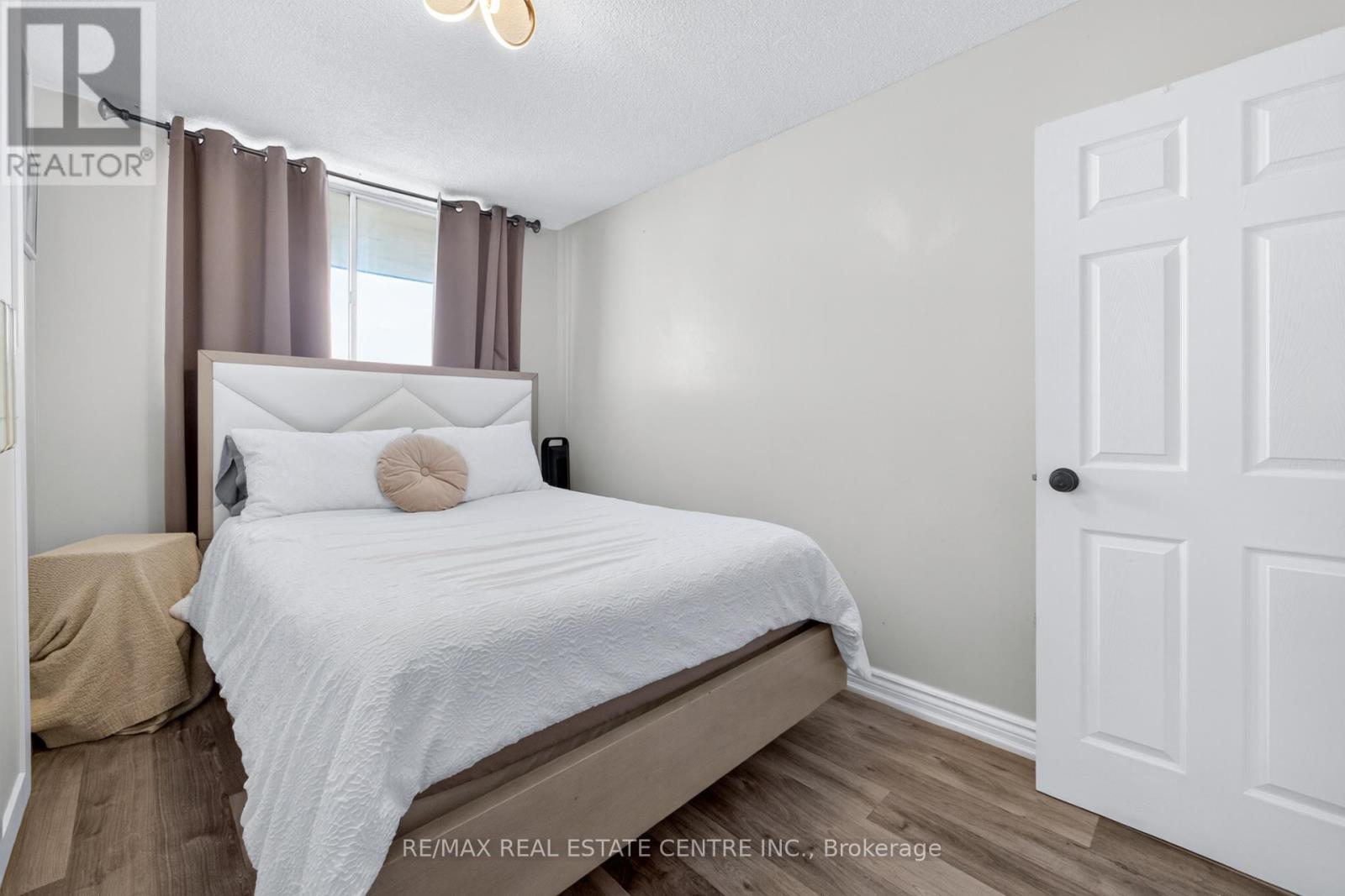 #1708 320 DIXON ROAD - 13
