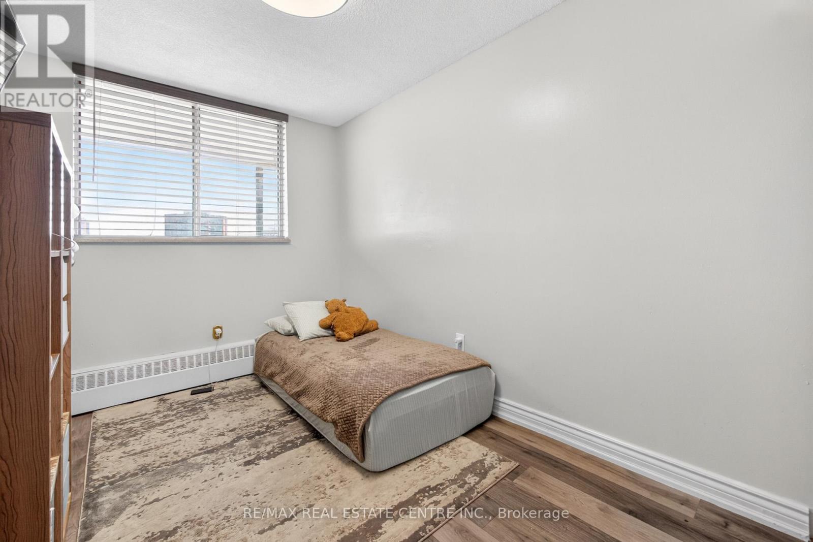 #1708 320 DIXON ROAD - 14