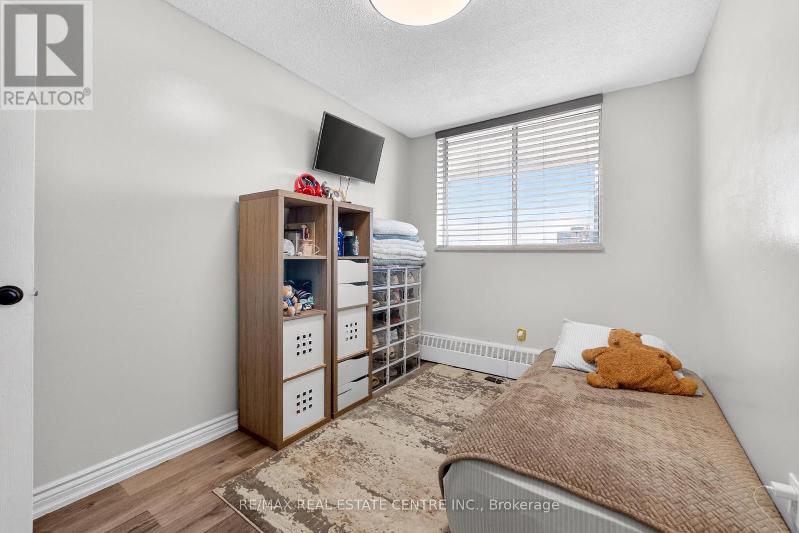 #1708 320 DIXON ROAD - 15