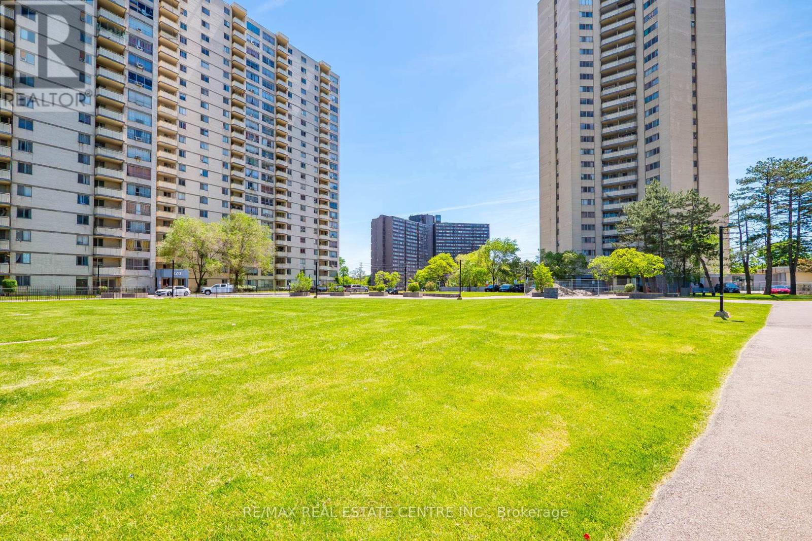 #1708 320 DIXON ROAD - 2