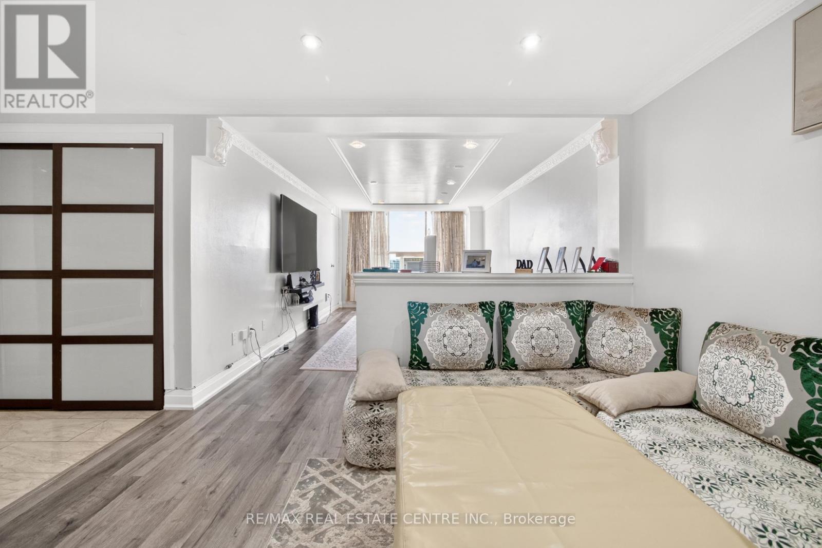 #1708 320 DIXON ROAD - 23