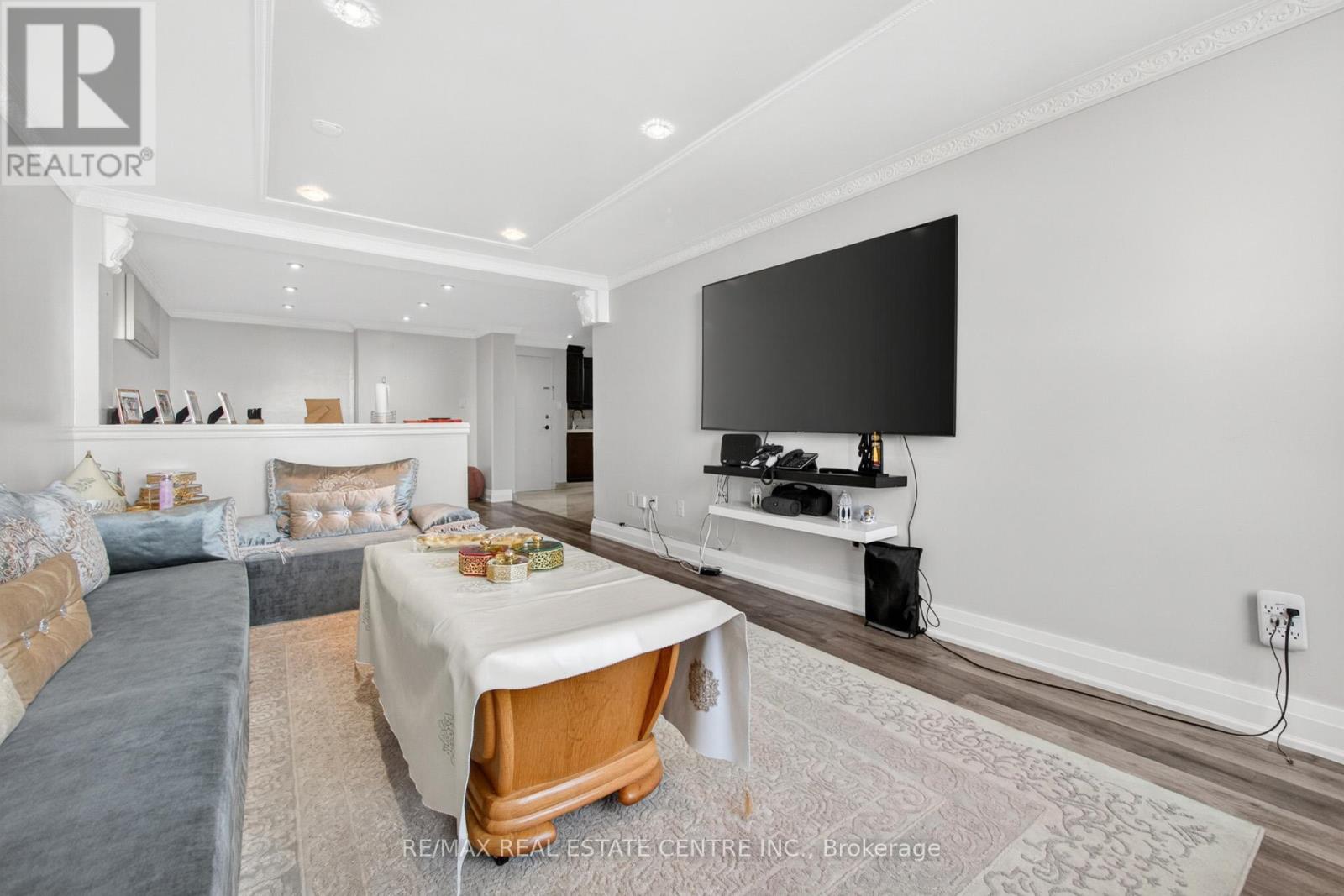 #1708 320 DIXON ROAD - 26