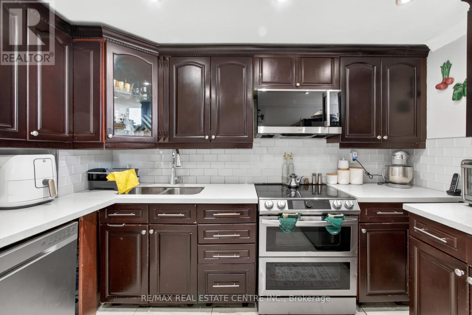 #1708 320 DIXON ROAD - 31