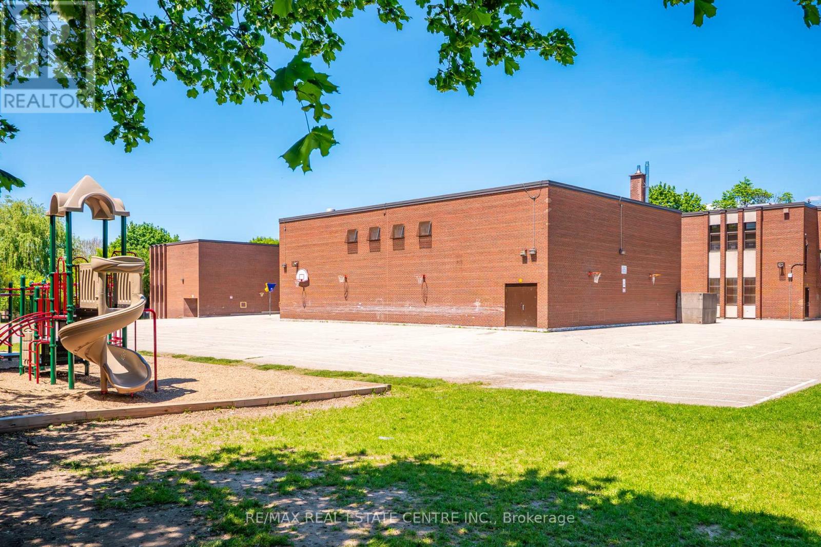 #1708 320 DIXON ROAD - 44