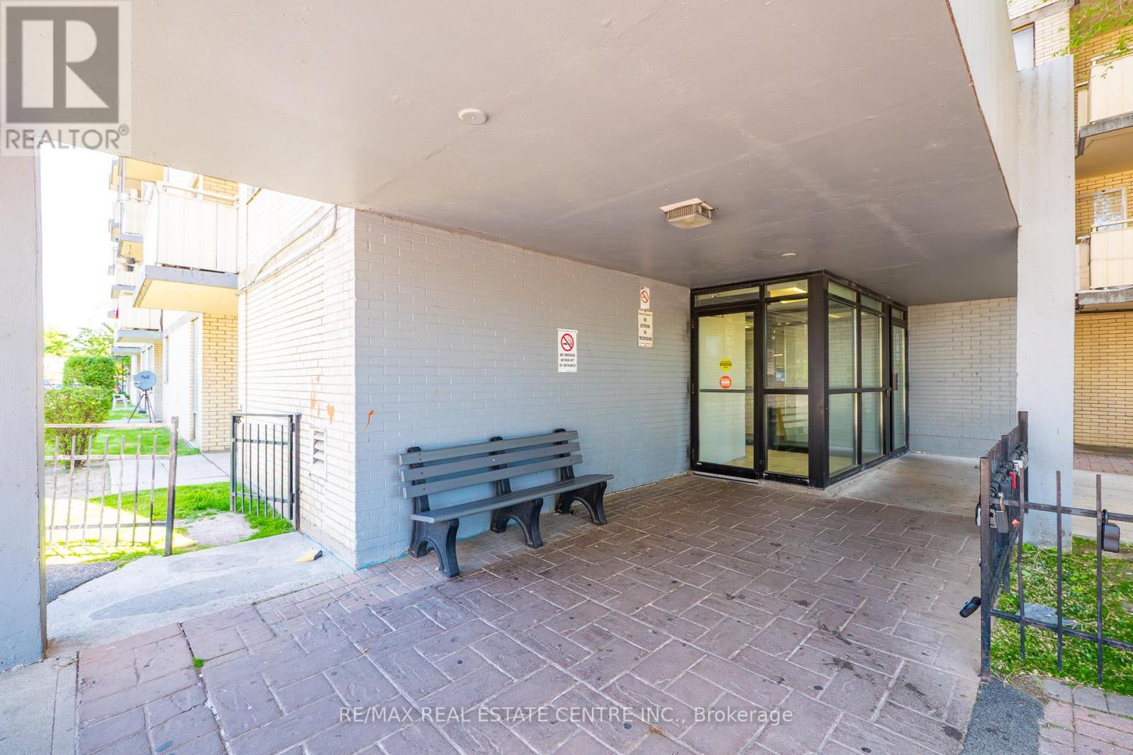 #1708 320 DIXON ROAD - 5