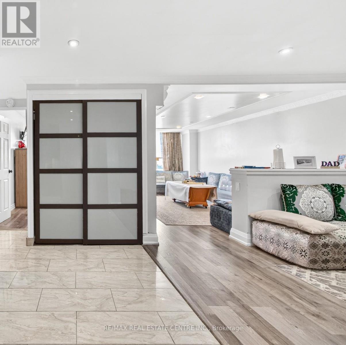 #1708 320 DIXON ROAD - 9