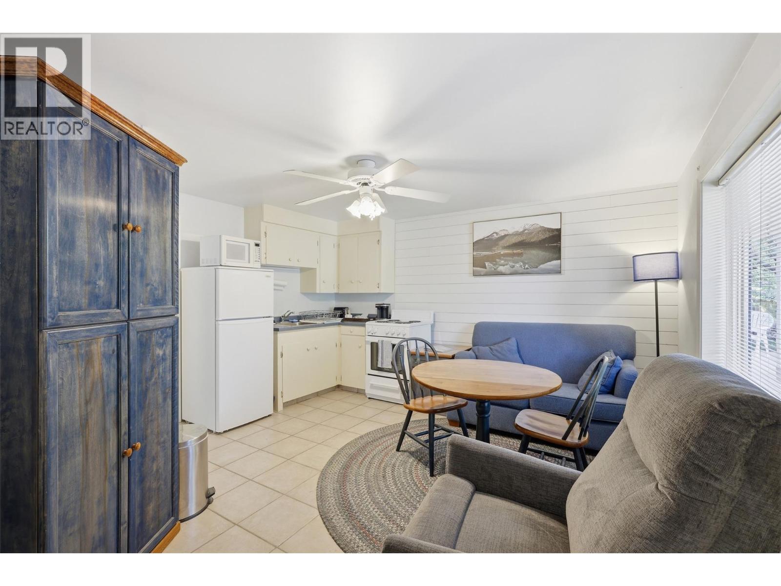 7001 Savona Access Road - 84