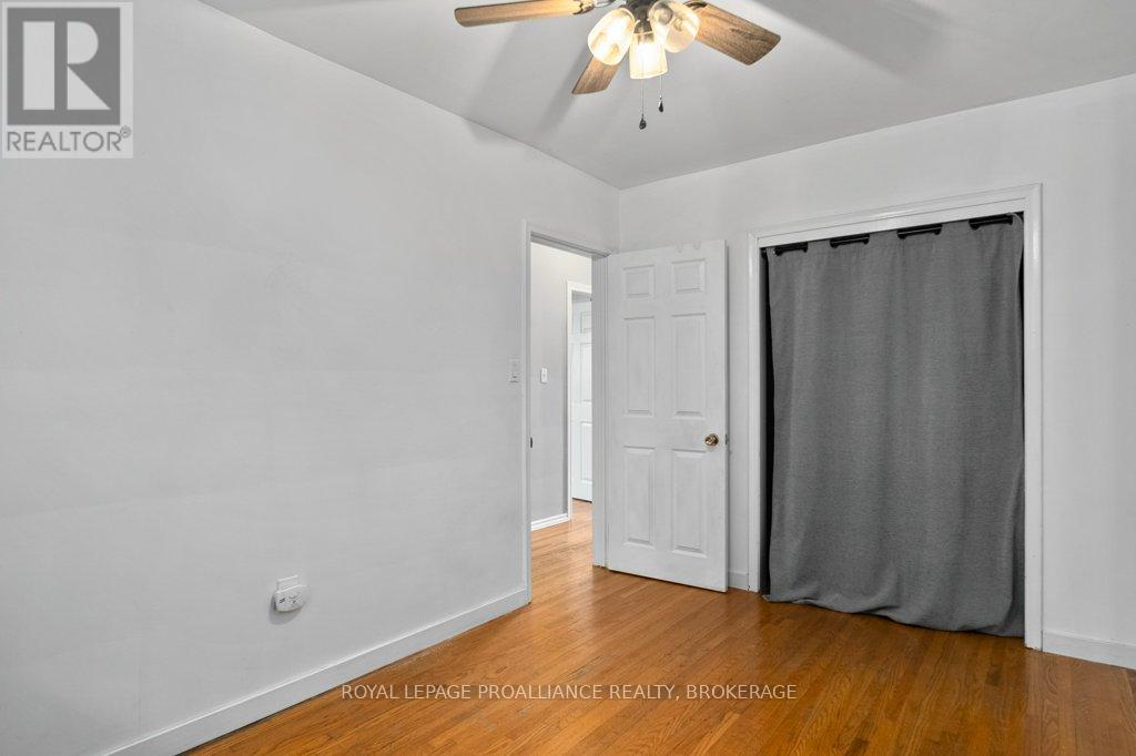 590 MACDONNELL STREET - 12